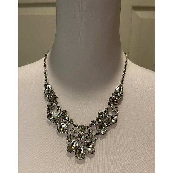 Jewelry Faux costume Necklace Sparkly Rhinestone 19 Inch Charming Charlies - Picture 2 of 3